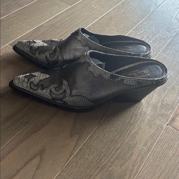 Donald Pliner couture snakeskin mules - Picture 3 of 6